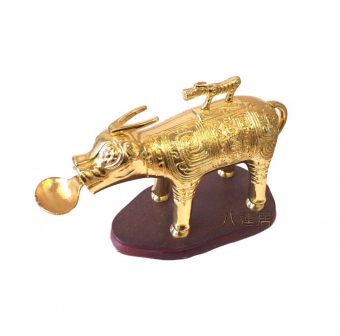 八運金牛尊